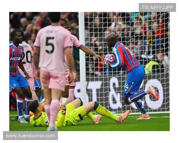 AC米兰惊险补时绝平顽强升班马比萨延续不败保持争冠希望